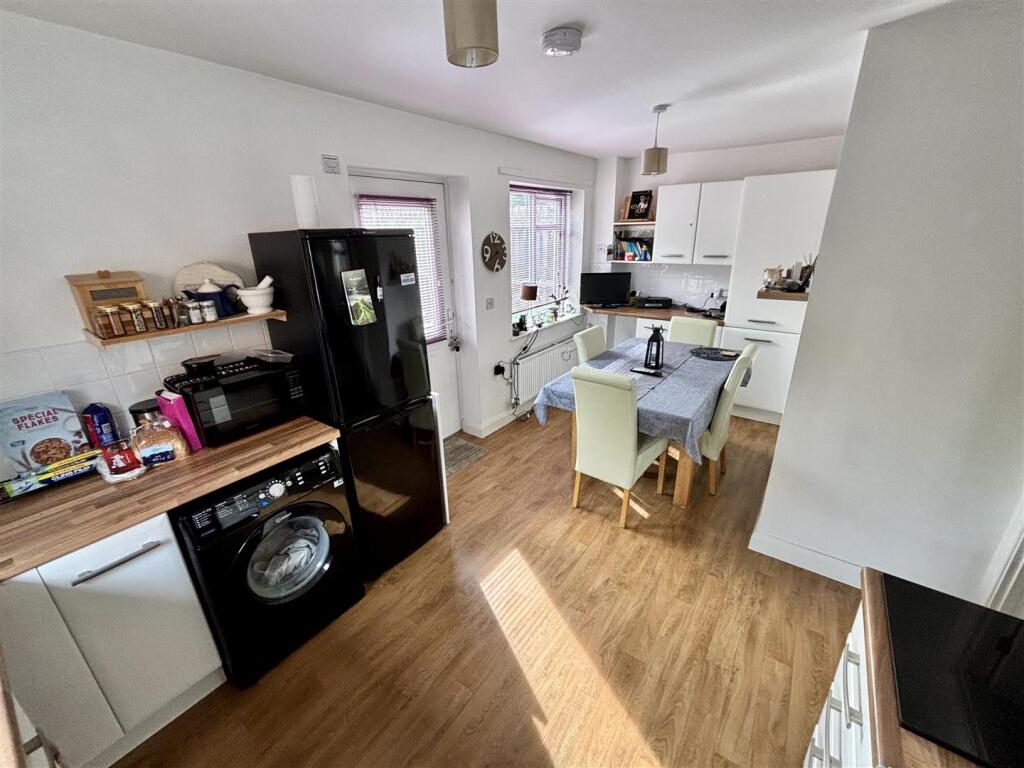 Open Plan Kitchen and Dining Room