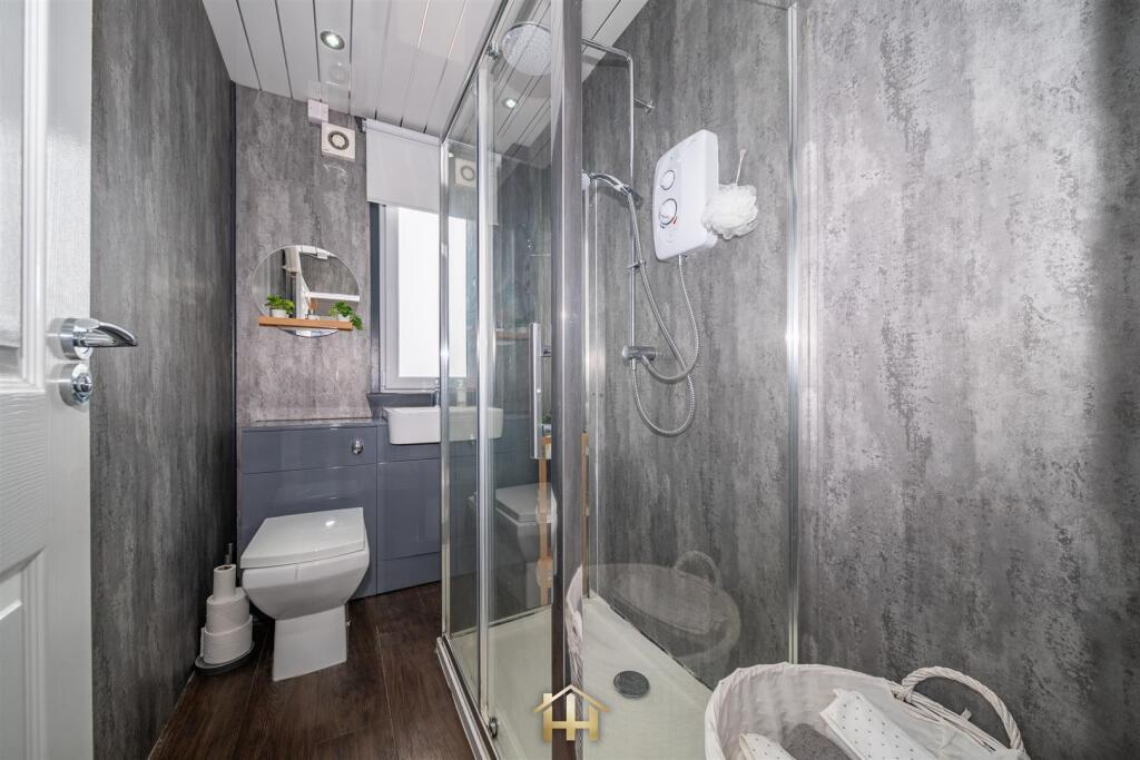 38 GLENMOY AVE 220525 EDIT (20 of 40).jpg