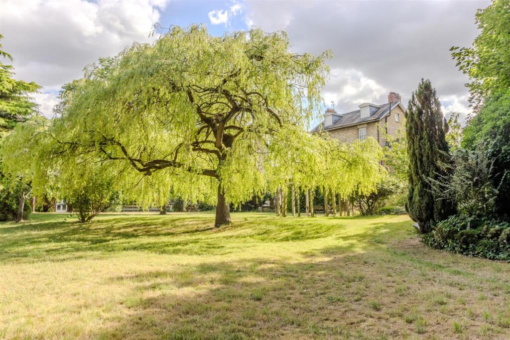 Cliffe House (13 of 36).jpg