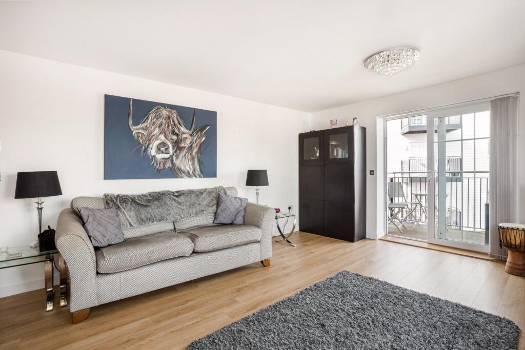 Sitting Room / Balcony