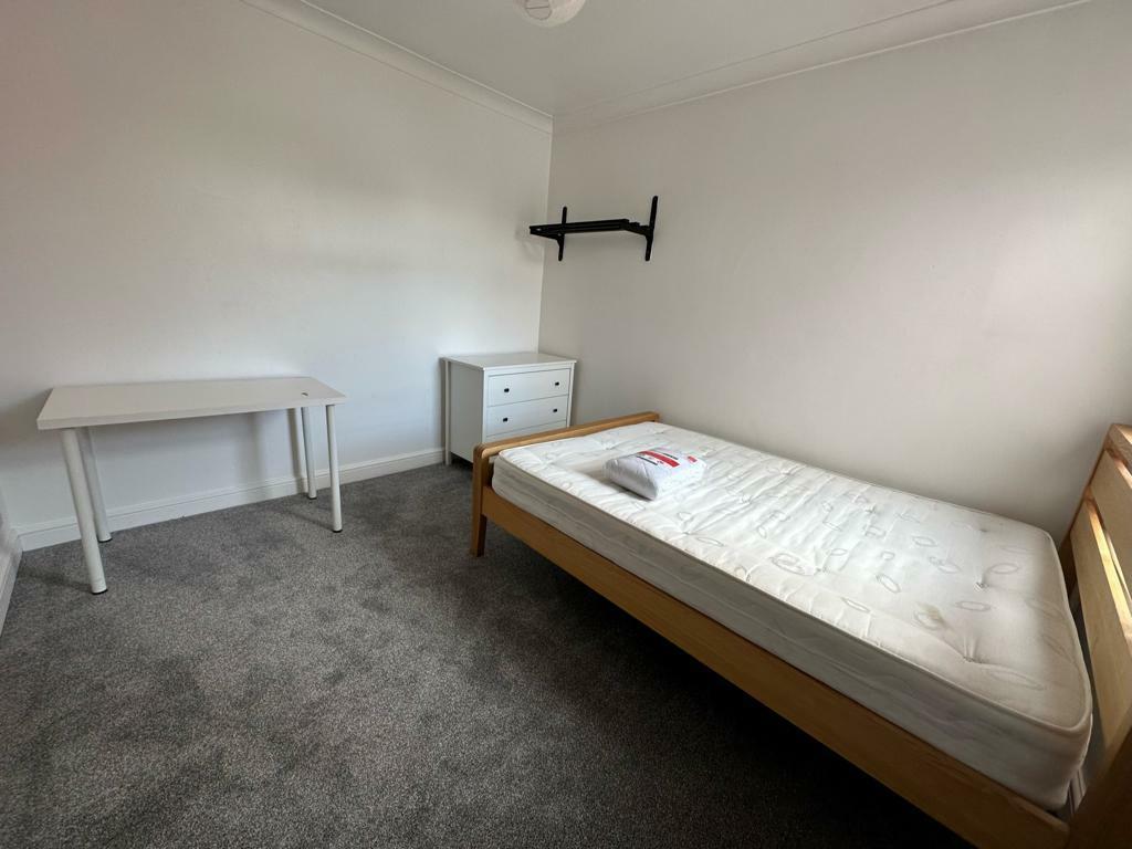 13T Bed 3.jpg