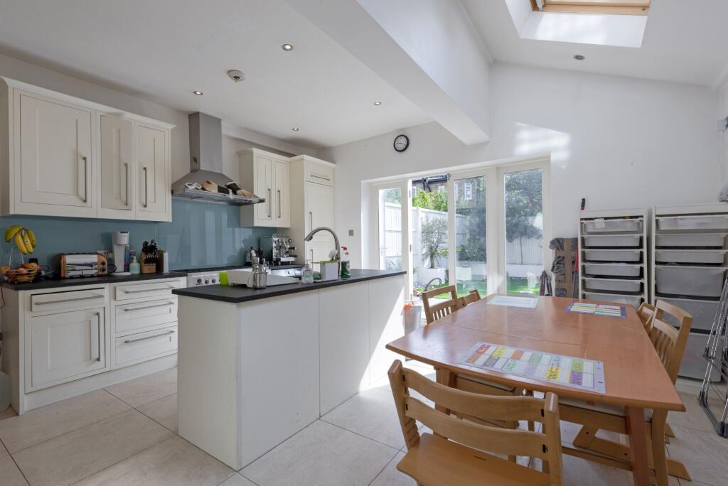 Muncaster Road, SW11