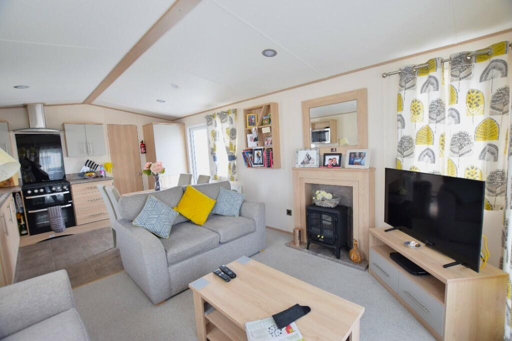 Lounge 2