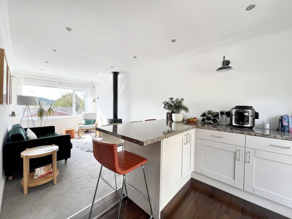 OPEN-PLAN LIVING DINING KITCHEN