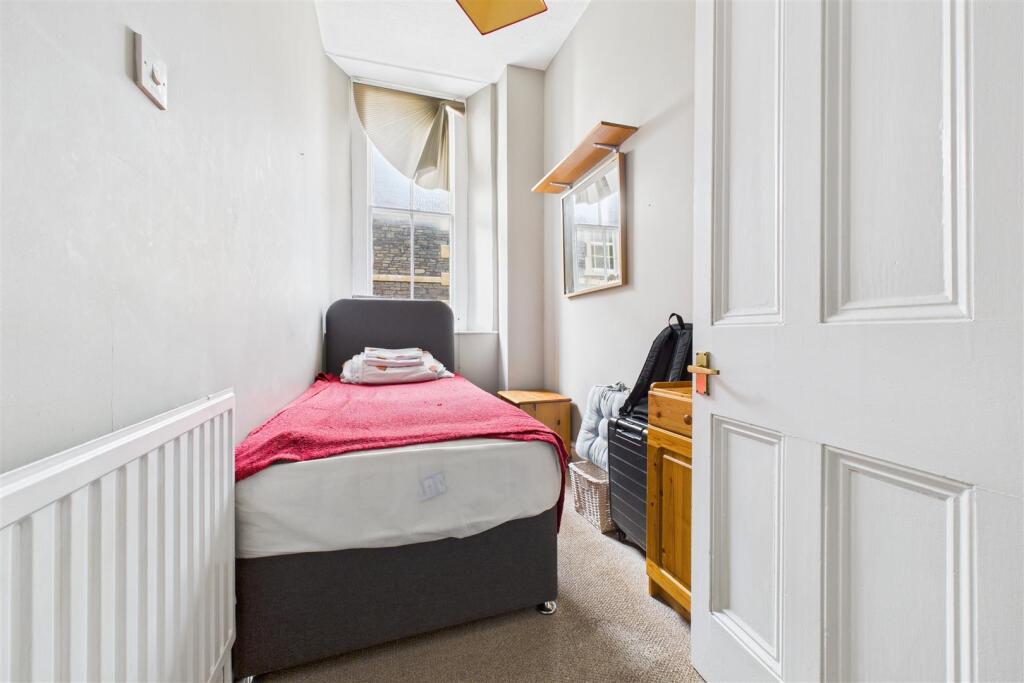 Flat 4, 21 Tyndalls Park Road, Clifton, Bristol BS