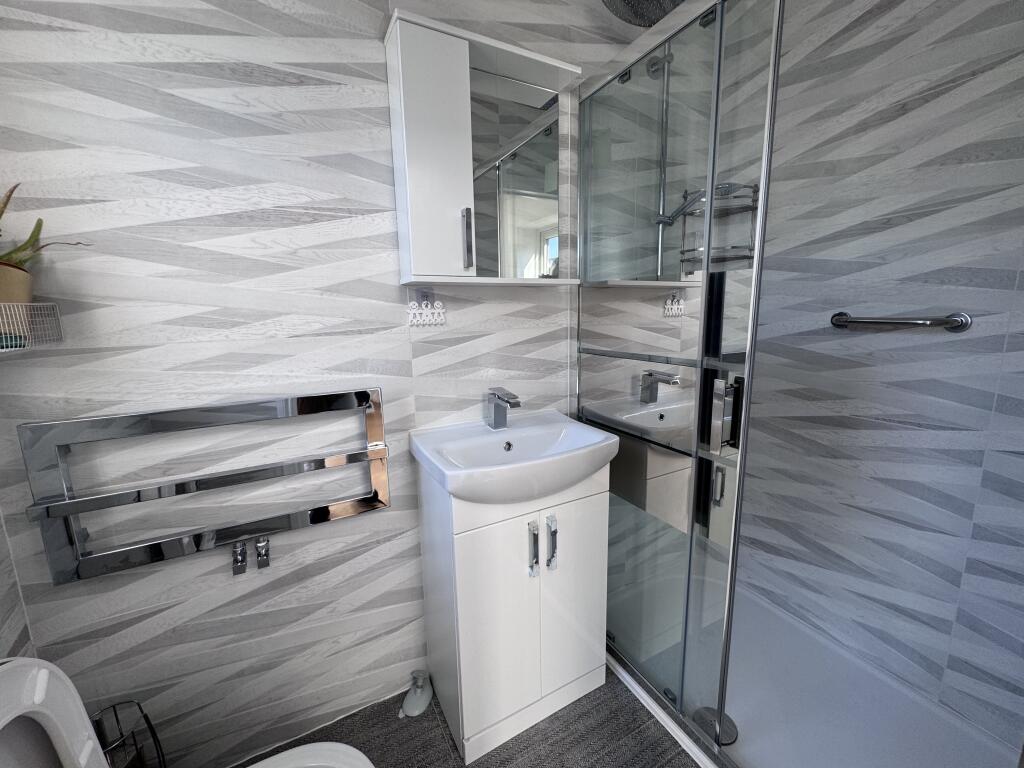 GF Bathroom (1)