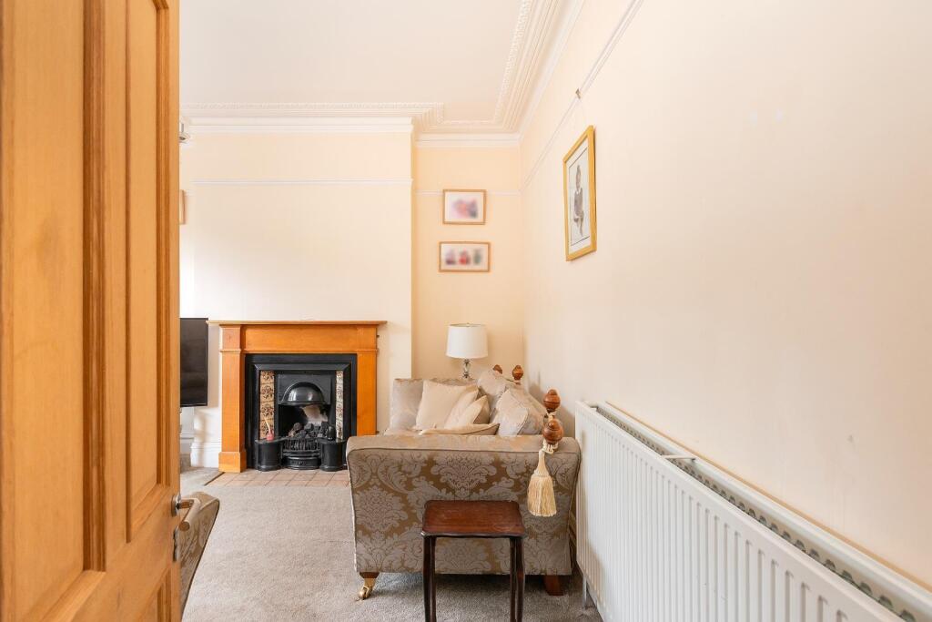 2W4RKE - Living Room D.jpg