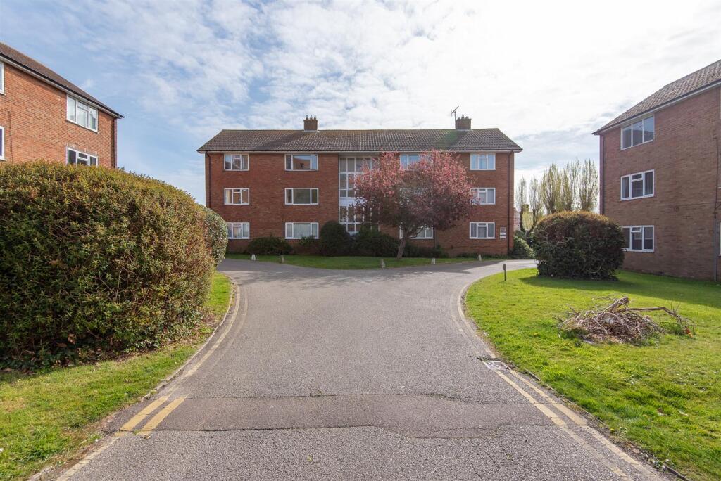 38Meadway-2.jpg