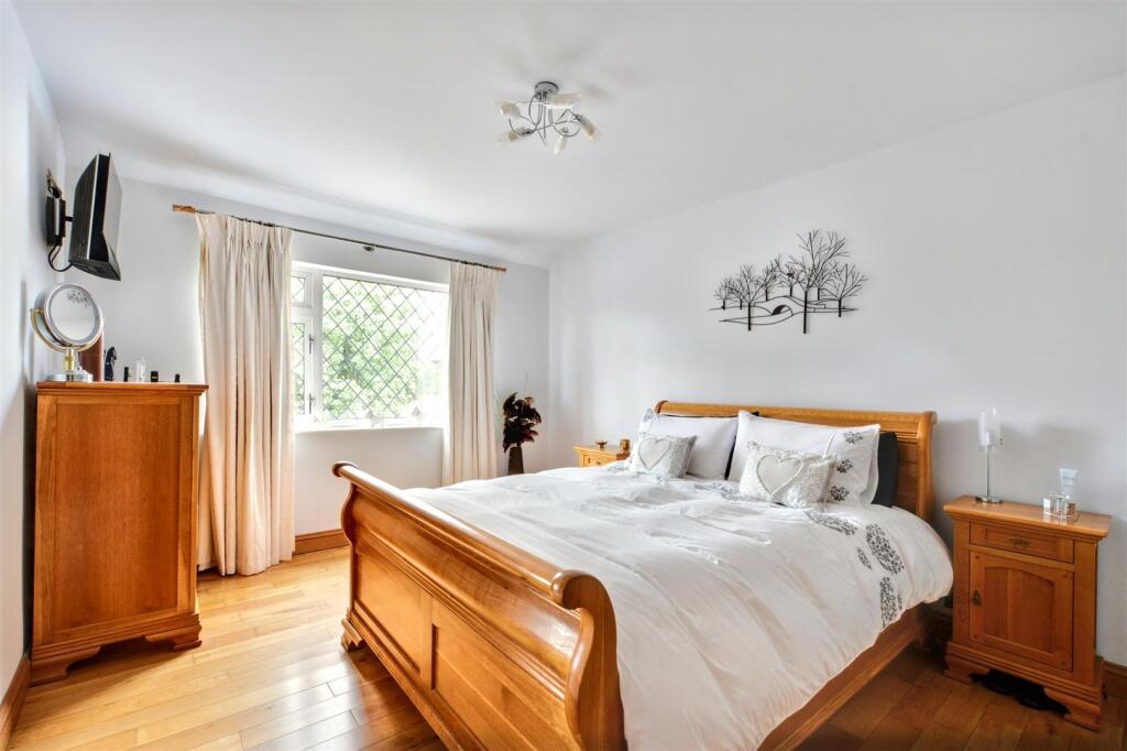 Bedroom 1_1.jpeg