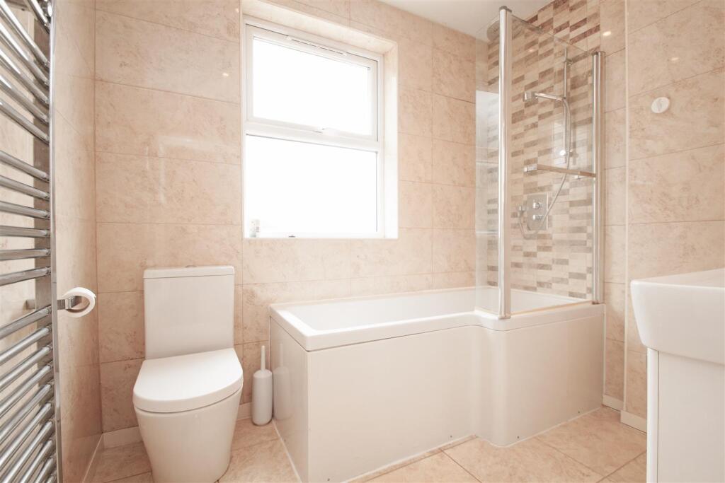 Family bathroom.jpg
