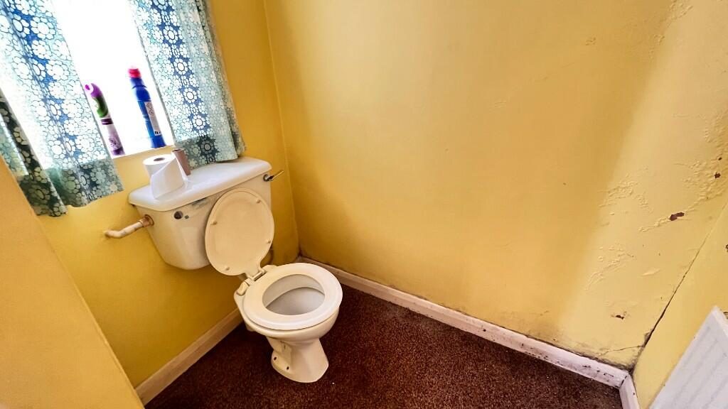 Cloakroom/w.c.