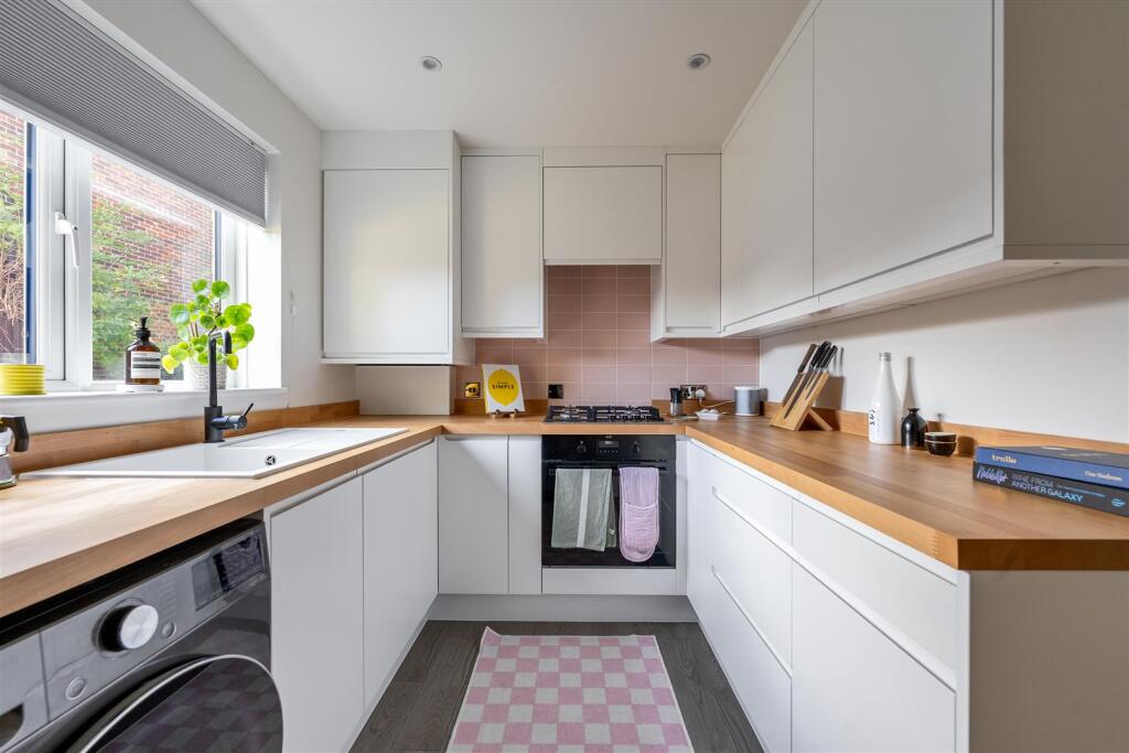 Winchester Court, E17