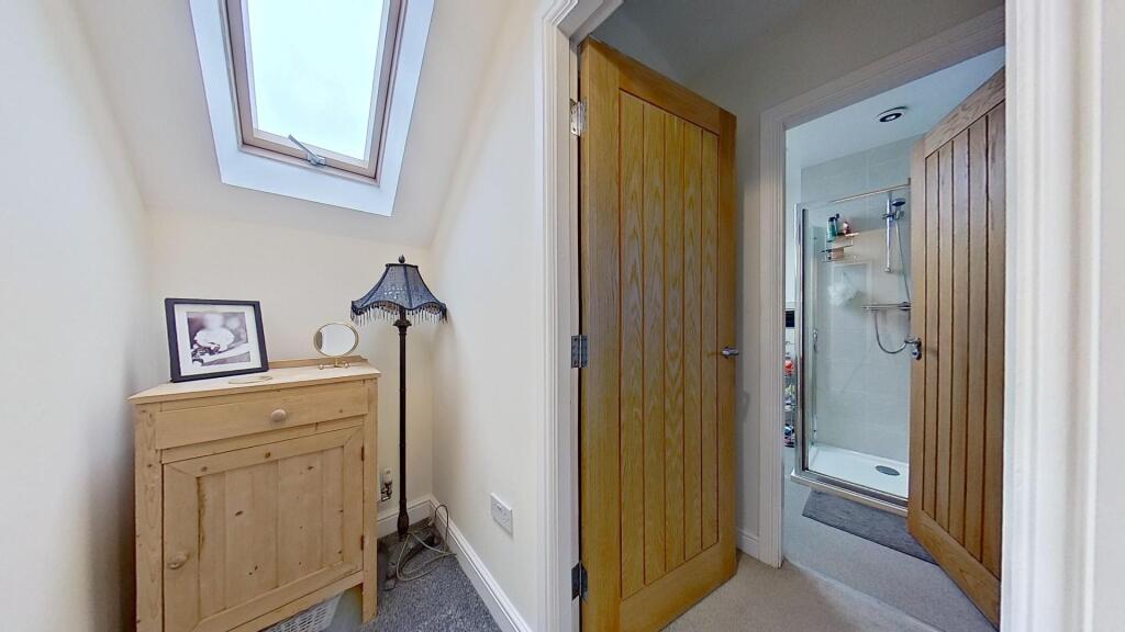 SECOND FLOOR LANDING