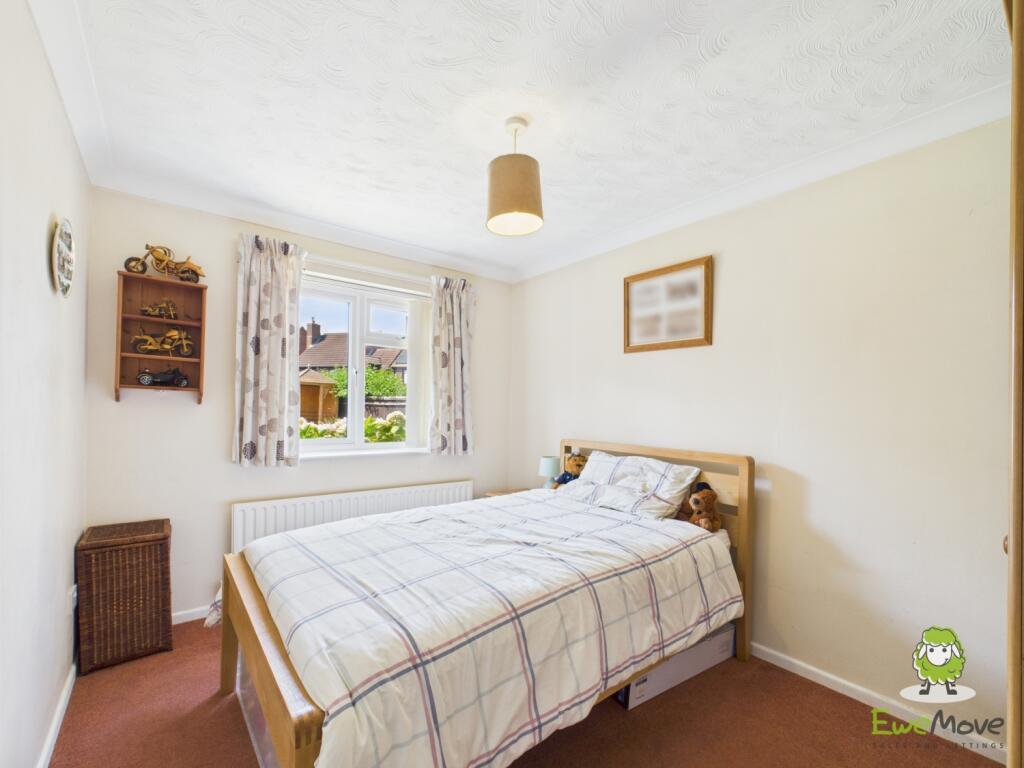 EweMove Estate Agents Basingstoke - 14 Lambs Row