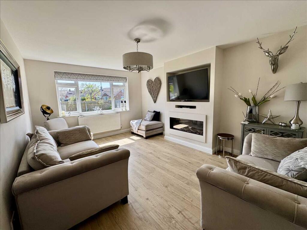 FAMILY LOUNGE