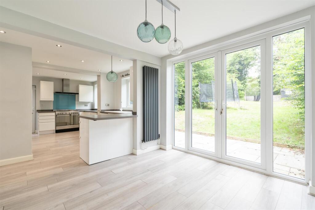 28 Rowlands Crescent_7.jpg