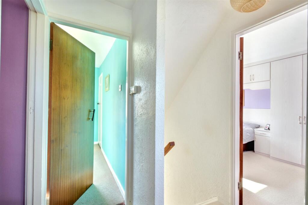 1st Floor Landing_3.jpeg