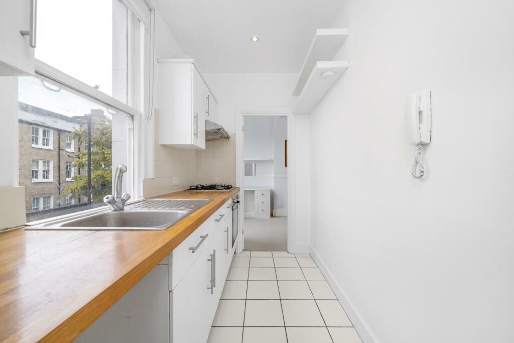 Kitchen.JPG