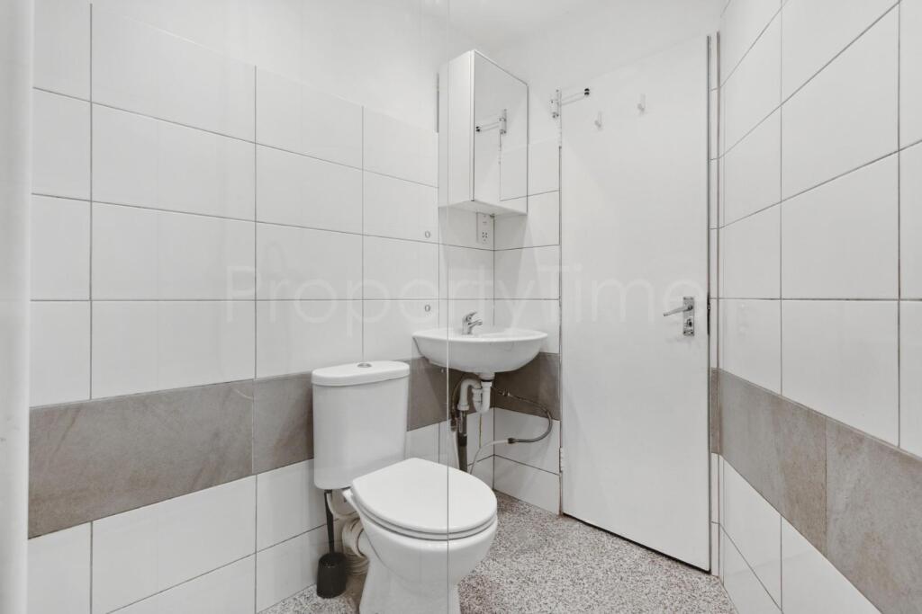 1605202518_PTIME_1c Ickburgh Road _E5 8AF_013.jpg