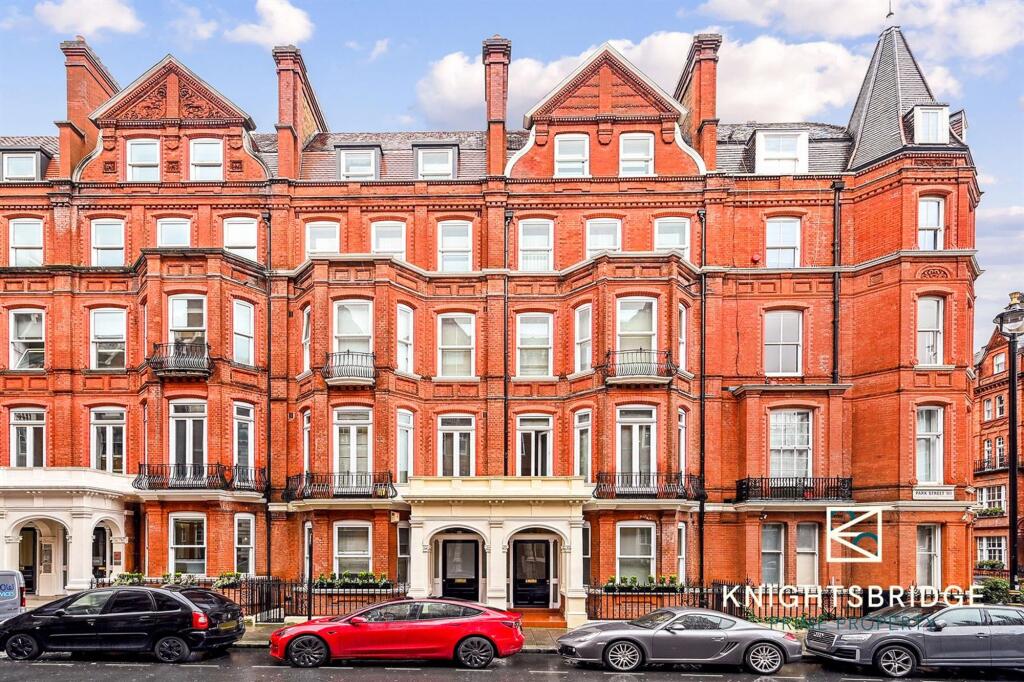 Apartment 4, 106 Park St (1).jpg