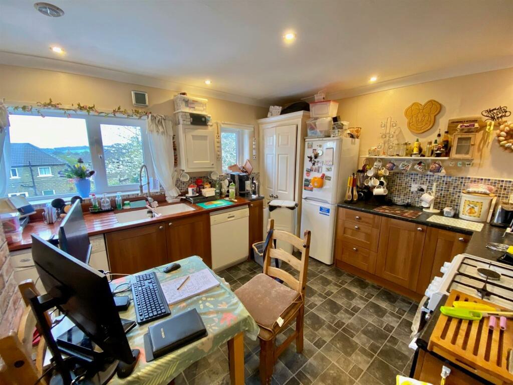 Bramleys Estate Agents - Cresfield Crescent - Ella
