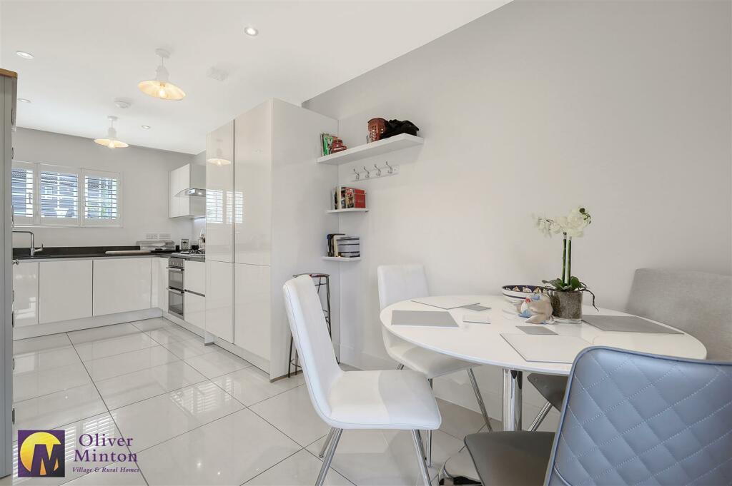 KITCHEN / BREAKFAST ROOM
