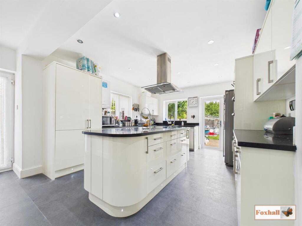 Kitchen  / Breakfast Room