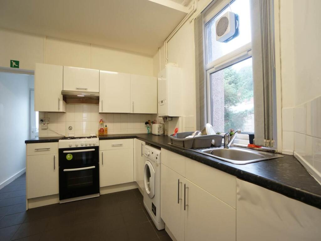 1GlynneRoad_Kitchen1.2.JPG