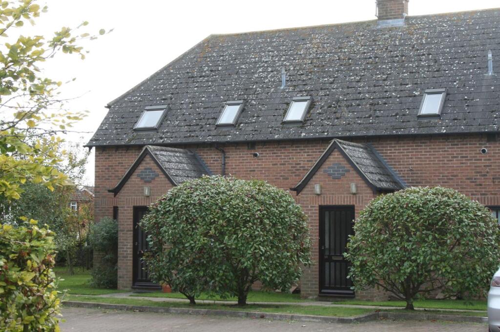 Poplars Close 1.jpg