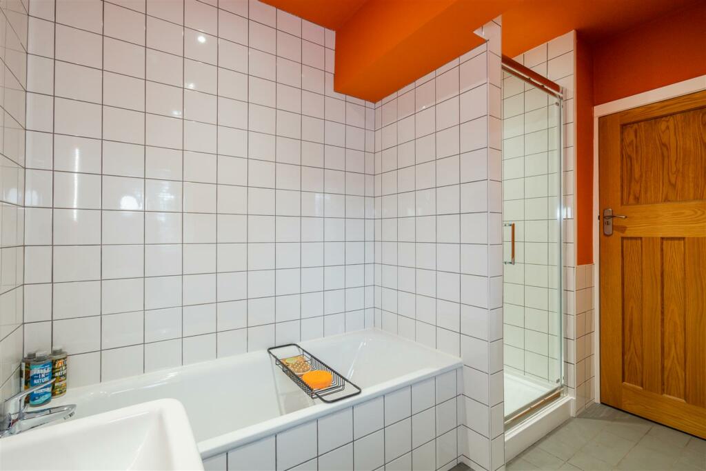 Bathroom Aspect 2
