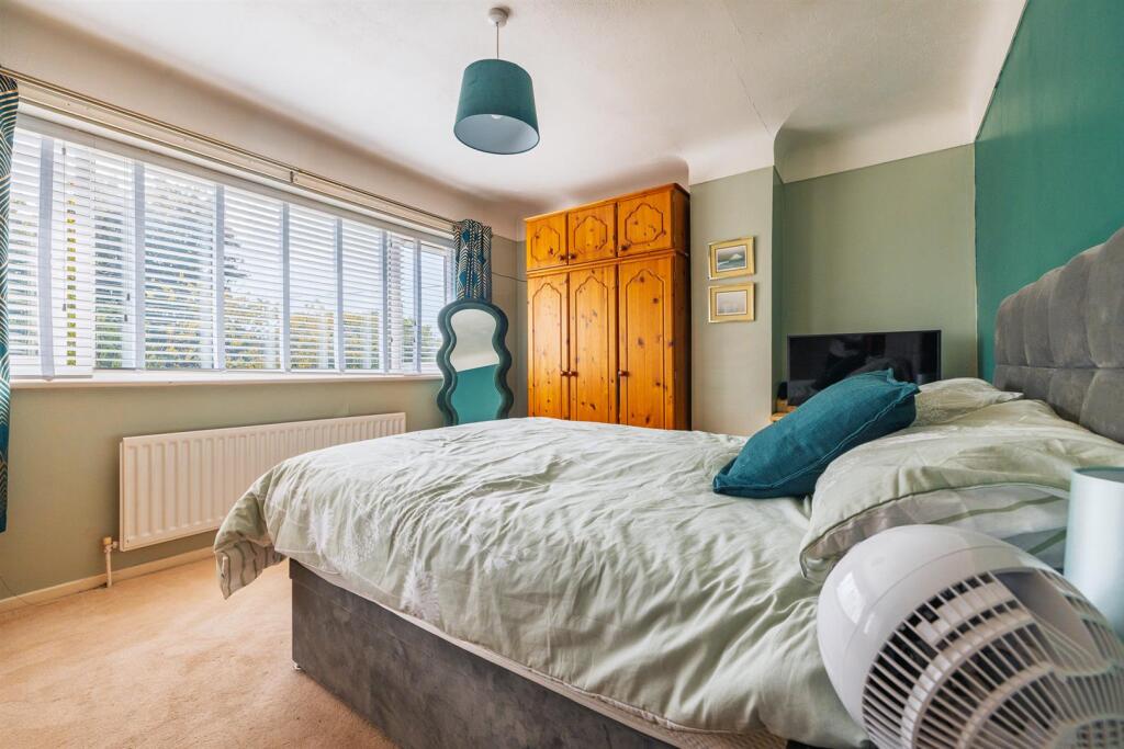 4 Bushell Close-53.jpg