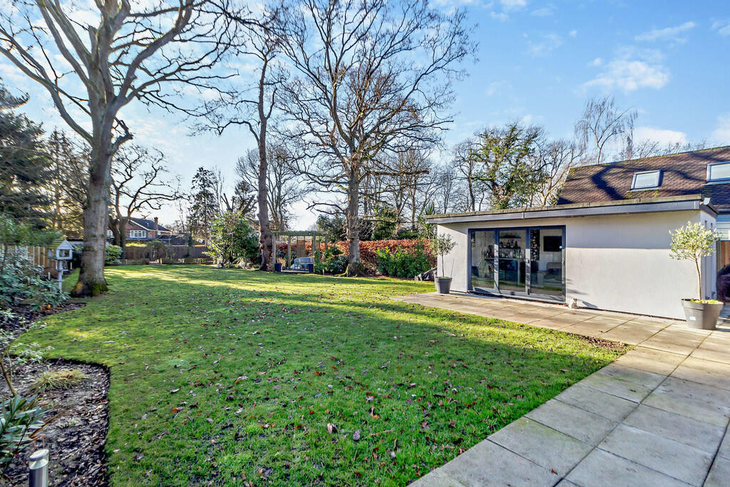 8634681-exterior0...