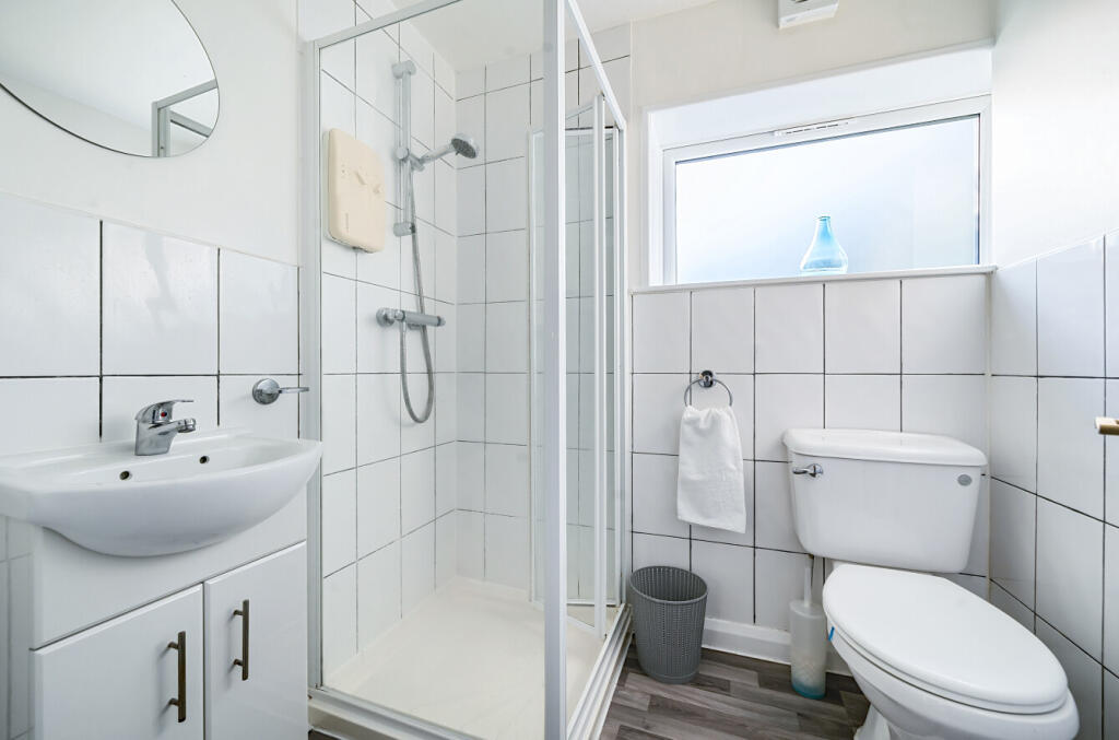 1319470-16-686eba...