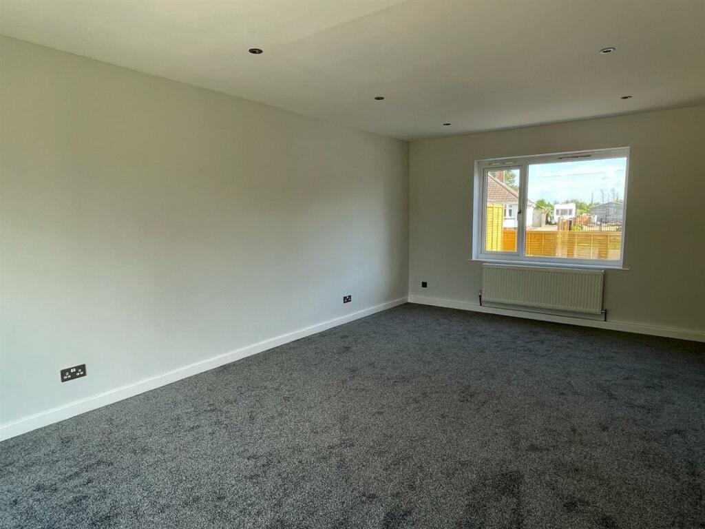 Lounge2.jpg
