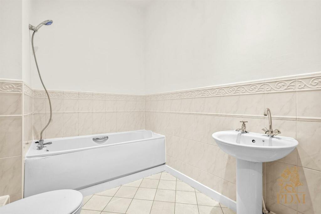 Apt 5 Lexington Place, 7 Plumptre Street Nottingha