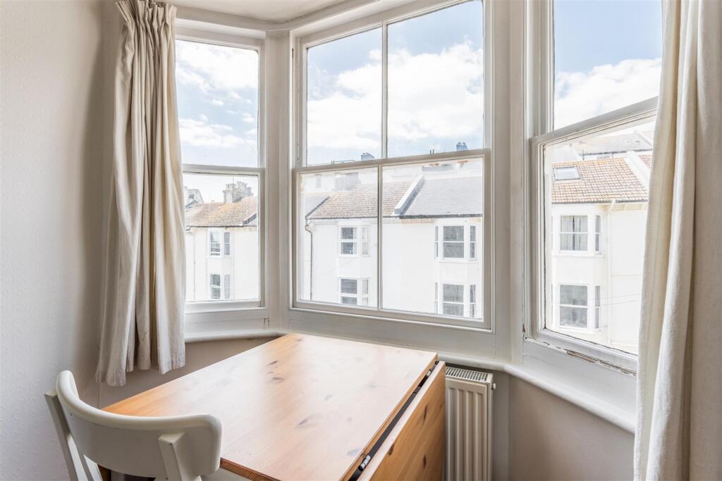 Flat 4, 30 Buckingham Street-8.jpg