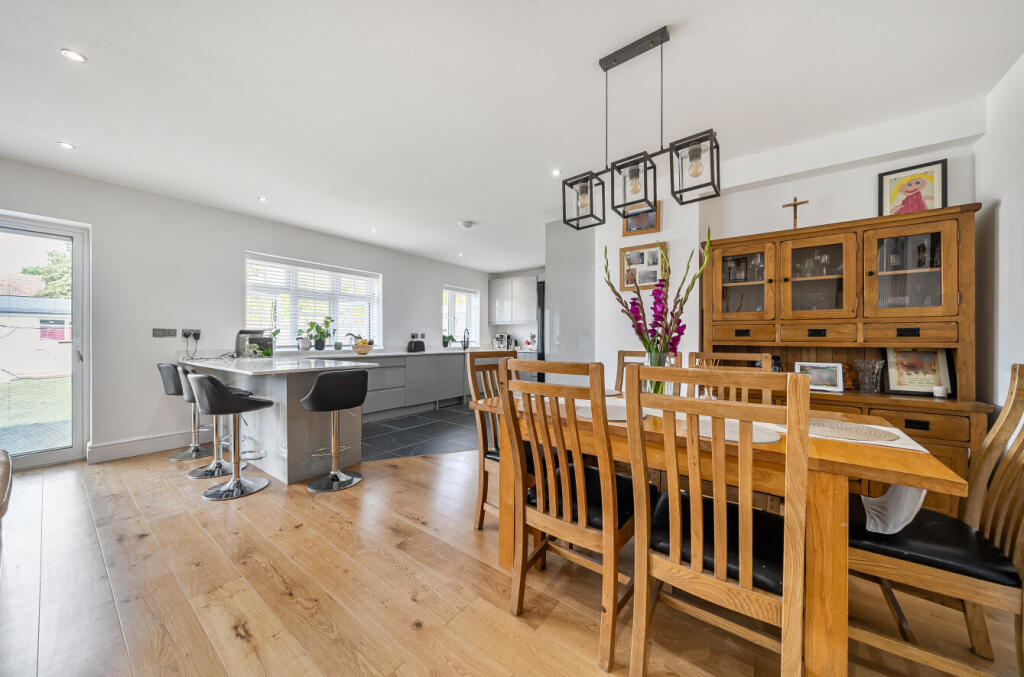 1334243-15-689354...