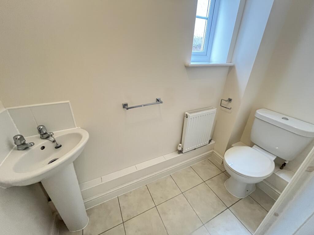 Cloakroom/wc