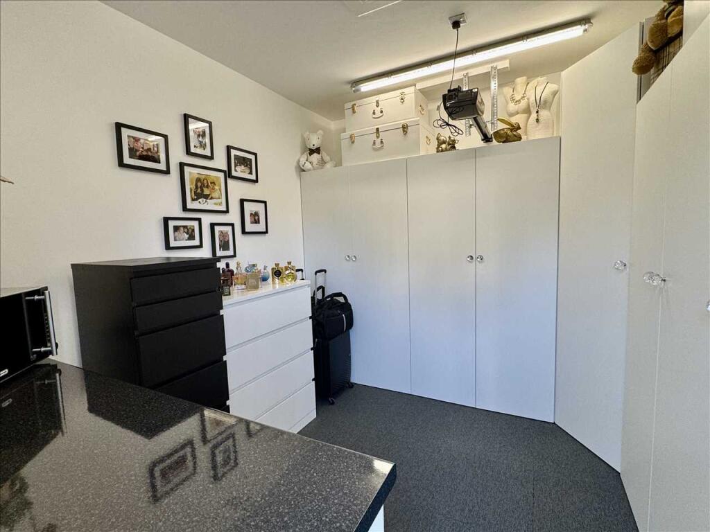 HOBBIES / OFFICE