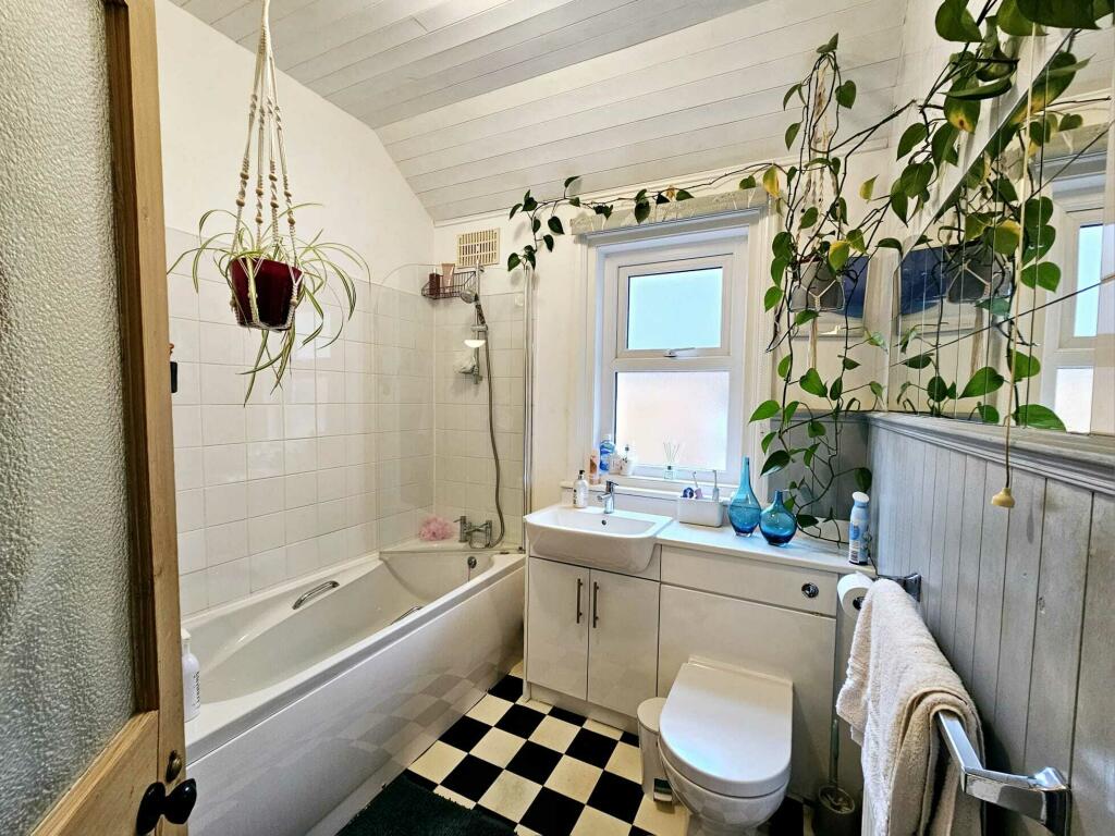 439f40a1-47f9-4b72-84cd-67853933c68c