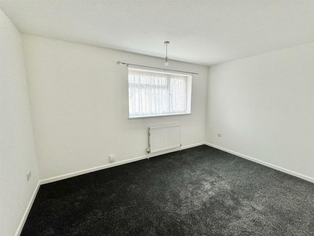 bed 1a.jpg