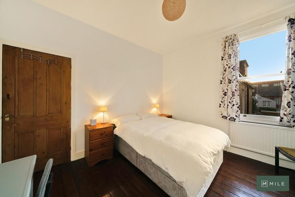 62 Leghorn Road -...