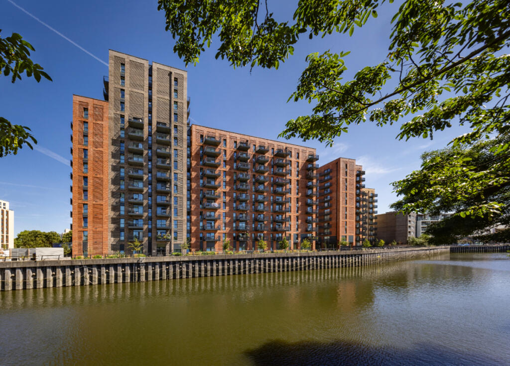 2.9.6.8.6 BARKING WHARF 0824 006