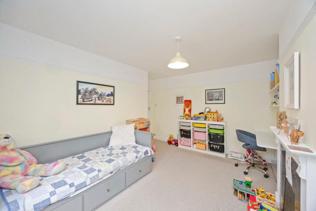 Nevill Avenue 139 DINING ROOM OCCASIONAL BEDROOM.j