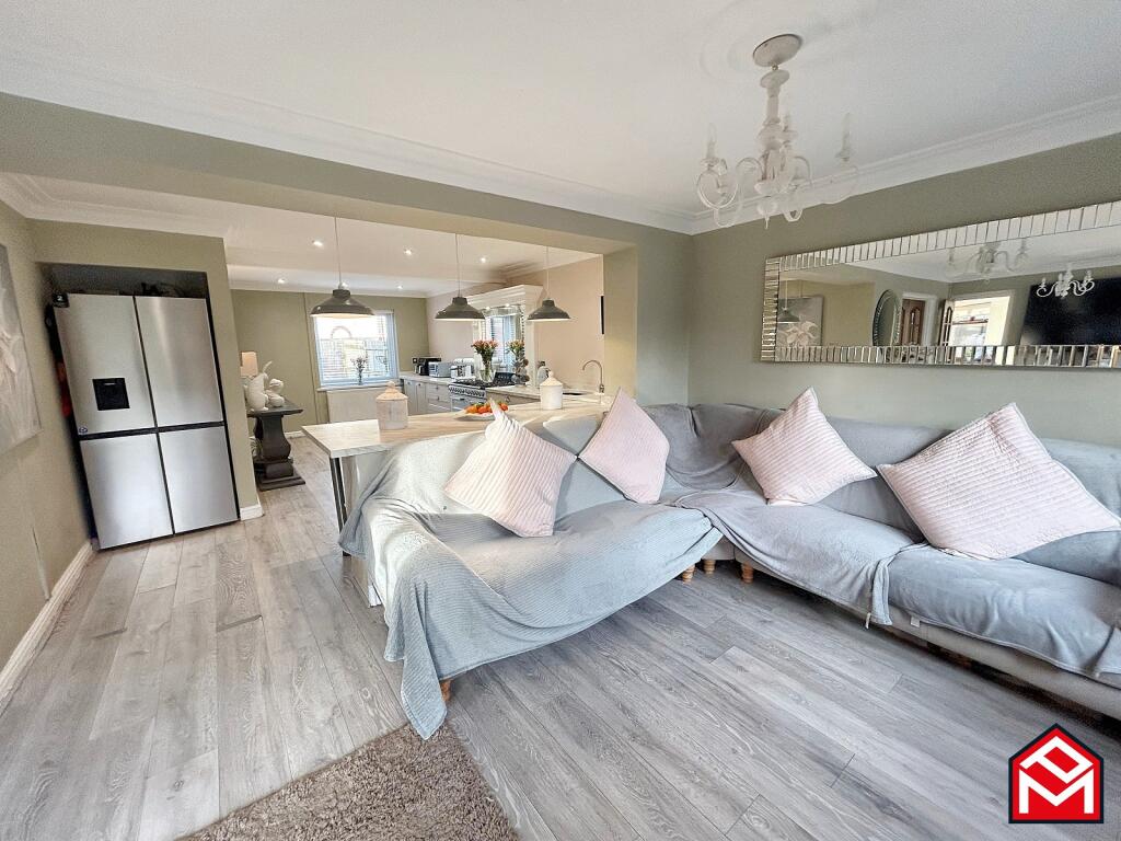 Open Plan Kitchen/ Dining/ Living