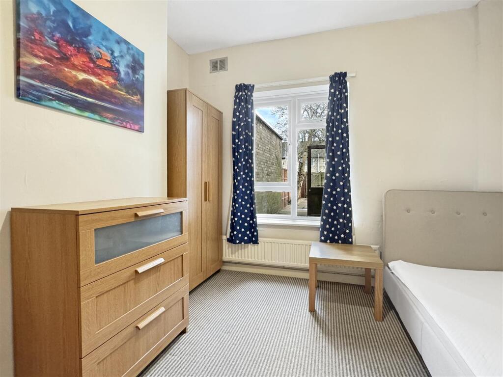 Bedroom .jpg