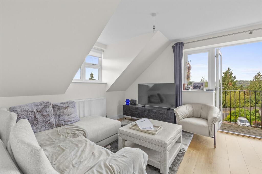 Flat 9, 15 Priory Road, HP13 6SL-5.jpg