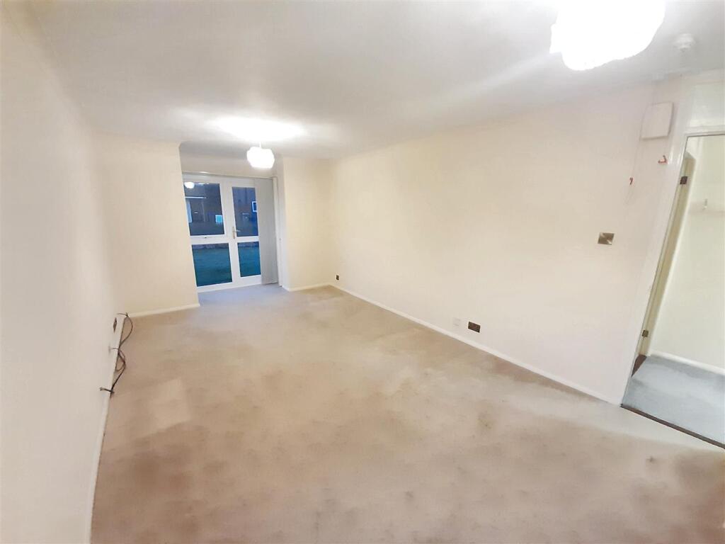 Living room 2 new.jpg