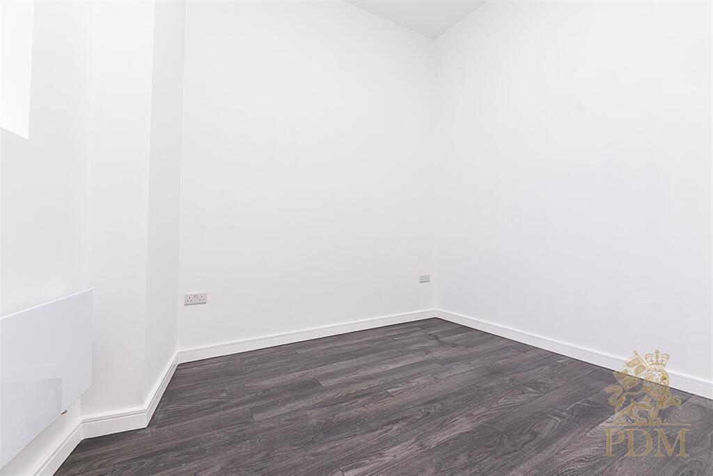 Bank Apartments Peveril St Nottingham NG7 4AH