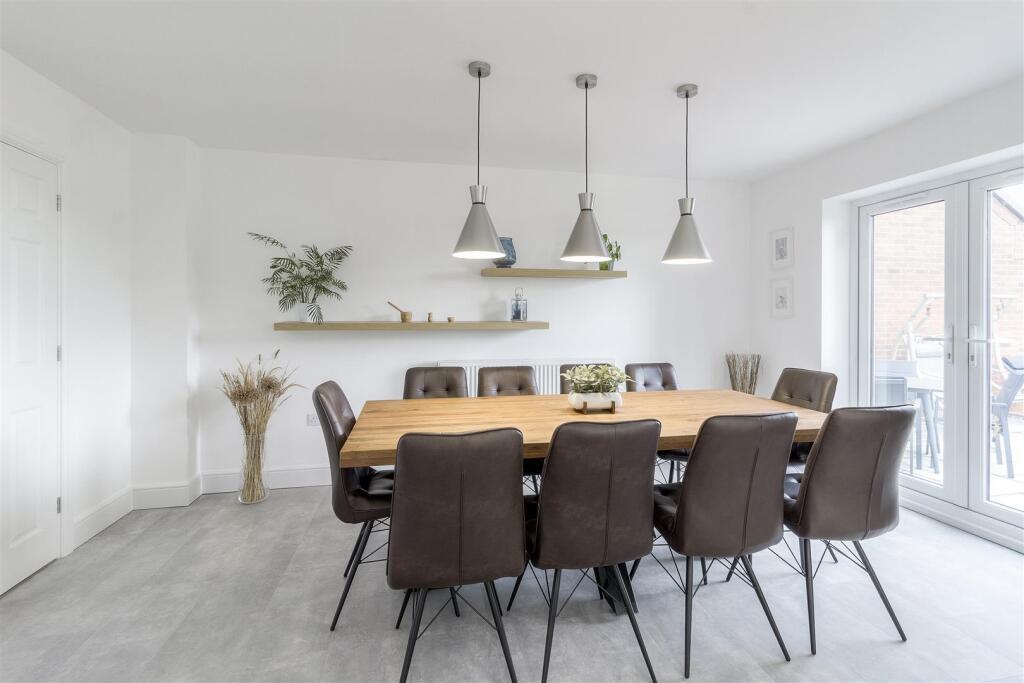 51 Boulters Lane, Wood End